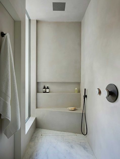 Everything You Need to Know About Tadelakt, the Bathroom Trend You Didn't Know You Loved Venetian Plastering, Decor Ikea, Interior Minimalista, Bathroom Shower Tile, Bathroom Trends, Minimalist Bathroom, Bath Room, Wet Rooms, Shower Design