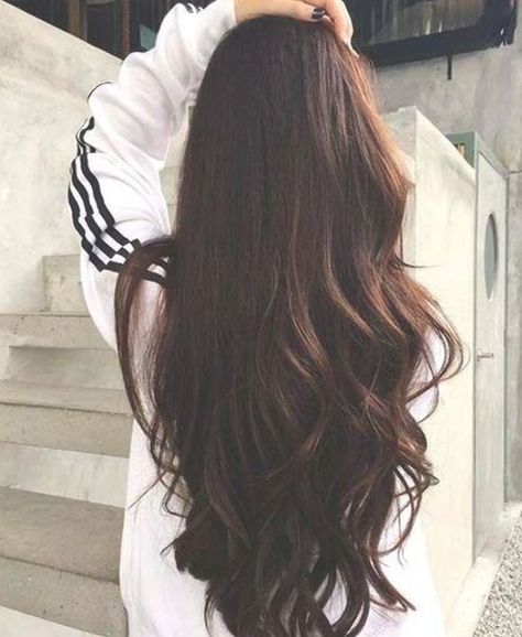 The 25 Sexiest Summer Haircut Ideas To Show Off This Season - NALOADED Blond Rose, Brown Hair Shades, Hot Hair Colors, Summer Haircuts, Brown Hair With Highlights, Long Wavy Hair, Trending Hairstyles, Dark Brown Hair, Brown Hair Colors