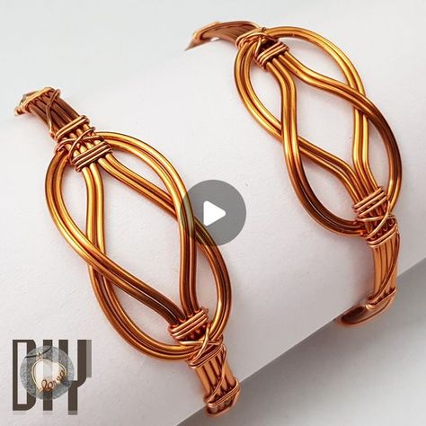 Copper Wire Bracelet Tutorial, Bracelet Wire Wrapping, Wire Bracelet Tutorial Step By Step, Wire Work Jewelry Tutorials, Handmade Jewelry Diy Bracelets, Copper Jewelry Tutorial, Wire Bracelet Tutorial, Wirewrap Jewelry, Copper Jewelry Diy