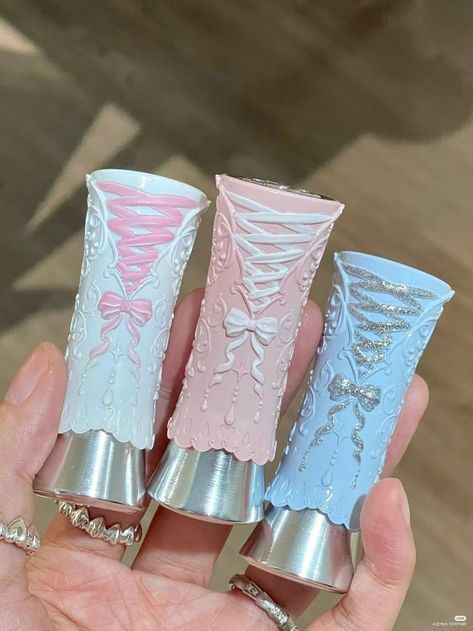 Pretty Pink Aesthetic, Swan Ballet, Penyimpanan Makeup, Coquette Makeup, Jelly Lipstick, Dream Makeup, Flower Knows, Shine Lipstick, Kawaii Makeup