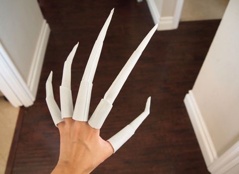 How to make Lady Deathstrike’s claw nails | Cosplay by Tiff Nguyen Claws Tutorial, Lady Deathstrike, Costume Carnaval, Diy Kostüm, Costume Tutorial, Instruções Origami, Cosplay Tutorial, Special Effects Makeup, Halloween Costumes Makeup