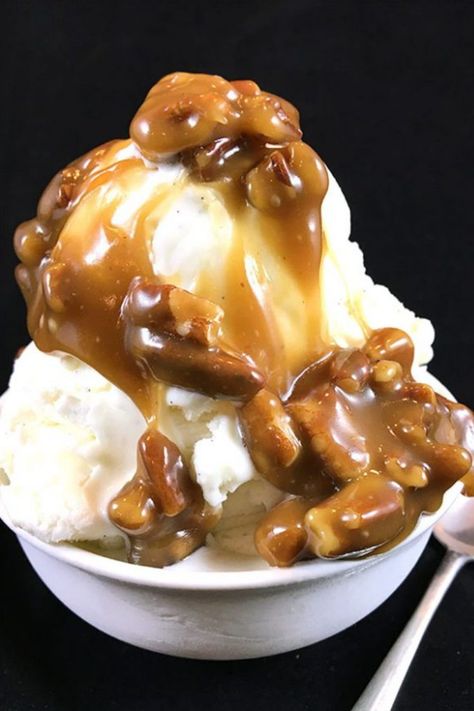 Pecan Sauce Recipe, Praline Sauce, Pecan Sauce, Ice Cream Sauce, Sweet Sauces, Maple Syrup Recipes, Maple Pumpkin, Pecan Pralines, Plain Jane