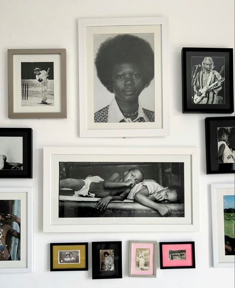 Black And White Portrait Wall, Gallery Wall Black And White Photos, Black And White Gallery Wall Photographs, Celebrity Homes Interior, Art Gallery Design, Celebrities Homes, Black And White Gallery Wall, Home Art Gallery, Inside Celebrity Homes