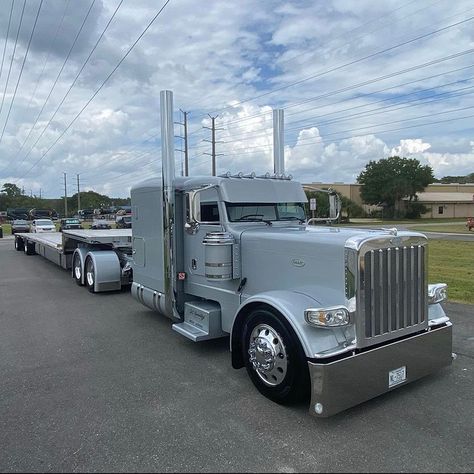 Trucks For Sell, Peterbilt 389, Keep On Truckin, Peterbilt Trucks, Big Rig Trucks, Big Rig, Diesel Trucks, Peterbilt, Cool Trucks