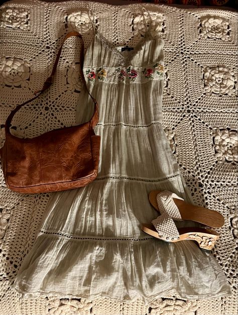 70s Western Fashion Vintage, 70s Dress Aesthetic, Soft 70s Aesthetic, Earthy Witchy Outfits, Summer Dress Aesthetic Vintage, 70s Spring Outfits, Dream Clothes Fall, My Outfit Aesthetic, Summer 70s Outfits