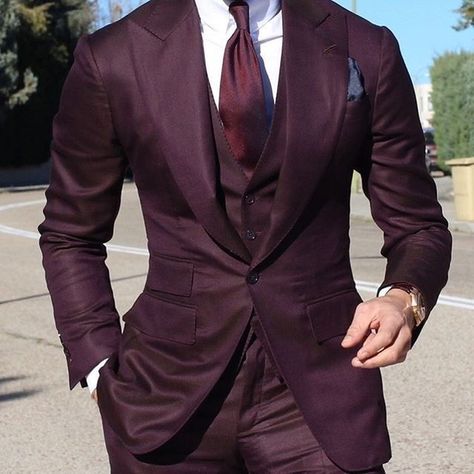 7,500 Likes, 25 Comments - MEN'S FASHION & STYLE (@mensfashions) on Instagram: “By @absolutebespoke See more at ✔@BestOfMenstyle” Wine Red Suit Men, Red Suit Men, Wine Red Suit, Burgundy Suit Men, Wine Suit, Wine Colour, Suit Combinations, Dapper Dudes, Burgundy Suit