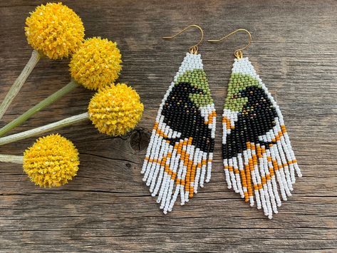 Bird Earring, Beaded Bird, Seed Bead Projects, Fringe Earring, Bird Beads, Bird Earrings, Beaded Fringe, Ear Hook, Fringe Earrings