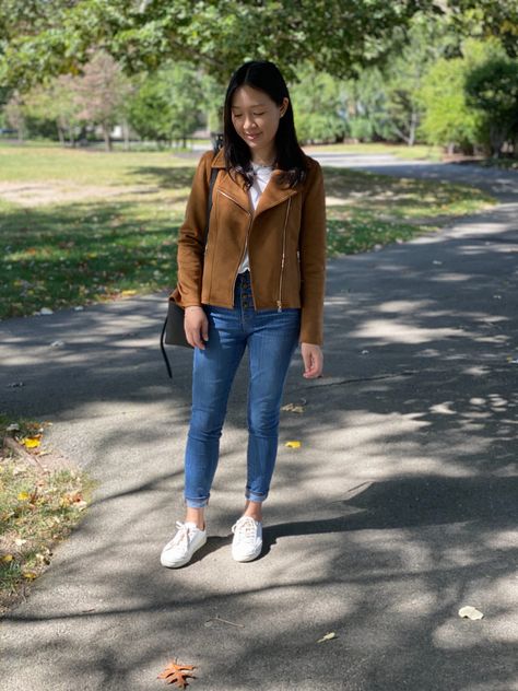 Biker Jacket Outfit Women, Suede Moto Jacket Outfit, Outfits For Autumn, Suede Jacket Outfit, Moto Jacket Outfit, Japan Outfits, Suede Jacket Women, Jacket Outfit Women, Celebrity Casual Outfits