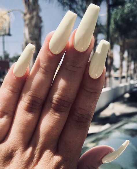 ☾ςαʆѵαյε Yellow Nail Art, Nails Yellow, Lovely Nails, Nail Nail, Baby Yellow, Yellow Nails, Nails Coffin, Coffin Nails Designs, Matte Nails