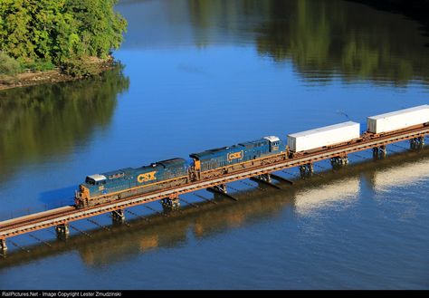 RailPictures.Net Photo: CSXT 107 CSX Transportation (CSXT) GE CW44AC at Fort Montgomery, New York by Lester Zmudzinski Mckinley Explorer Train, Caledonia Sleeper Train, Csx Transportation, Csx Locomotives, Train Photography, Transportation, Fort, Photographer, Photography