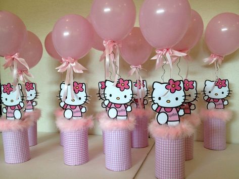 Hello Kitty Centerpieces, Hello Kitty Baby Shower, Hello Kitty Birthday Theme, Hello Kitty Theme Party, Kitty Birthday Party, Hello Kitty Birthday Cake, Baby Shower Plates, Hello Kitty Decorations, Hello Kitty Birthday Party