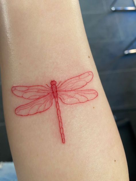 Dragonfly Red Tattoo, Blue Dragon Fly Tattoo, Red Simple Tattoos, Red Dragon Fly Tattoo, Dragonfly Tattoo Leg, Red Tattoo Women, Red Ink Tattoos Women, Dragonfly Tattoo Designs For Women, Red Dragonfly Tattoo