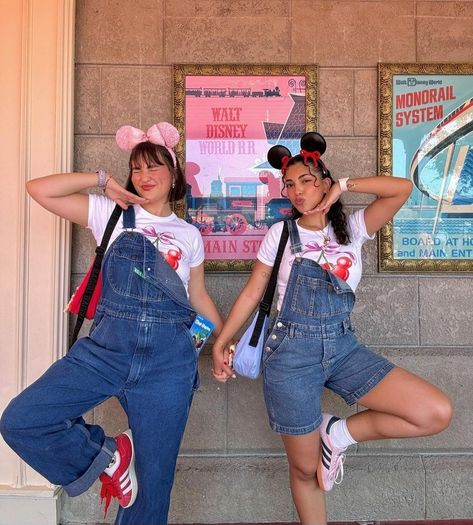 Disneyworld Outfits, Disney Park Outfit, Disney Duos, Disney Gear, Disney Trip Outfits, Disney Outfits Women, Theme Park Outfits, Disney Lifestyle, Disney Themed Outfits