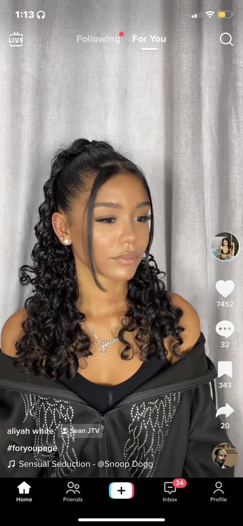 Natural Curly Hairstyles Baddie, Curly Hairstyles To Go Out, West Coast Hairstyles, Smart Curly Hairstyles, Homecoming Hairstyles Mixed Girl, Edges With Curly Hair, Cute School Hairstyles Curly Hair, Curly Hairstyles For Black Women Long, Curly Hairstyles 2 Ponytails