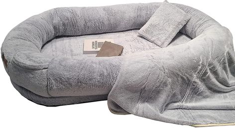 【Larged Size】Our BunniBed Human Dog Bed is inspired by the cozy dog beds for large dogs to build a cozy space for humans. It could easily fit 1-2 adults or 2-3 giant dogs with its overall size as 70" x 38" x 12". Enough space to play games or cuddle. It also comes with a straping bag to help with storing and transport. Dog Bed For People, Easy Dog Bed, Giant Dog Beds, Human Dog Bed, Human Dog, Pillow And Blanket, Sofa Bed Furniture, Plush Dog Bed, Cozy Cat