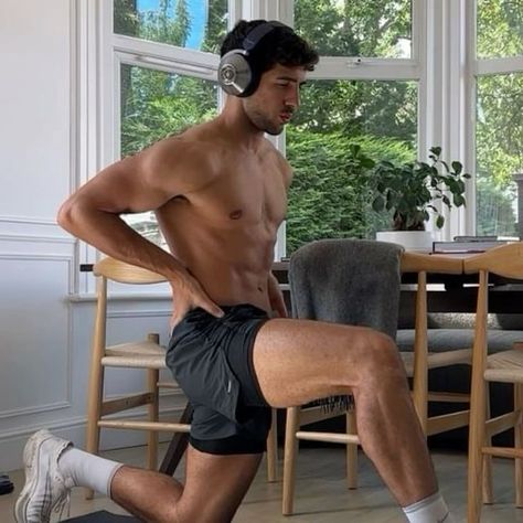 Men Doing Yoga Aesthetic, Wellness Boy Aesthetic, Guy Working Out Aesthetic, Guy Working Out, Men Core Workout, Ripped Muscle Men, Muscular Body Men, Men Yoga Poses, Lean Body Men