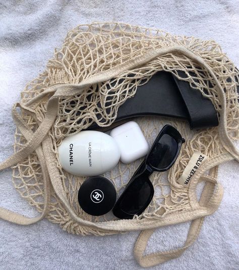 Valérie Bois Jimenez on Instagram: “girl stuff” Chanel Summer Aesthetic, Chanel Beach Aesthetic, Luxury Beach Aesthetic, Clean Beach Aesthetic, Summer Hat Aesthetic, Beach Shoes Aesthetic, Beach Bag Aesthetic, Mood Idea, Chanel Beach Bag