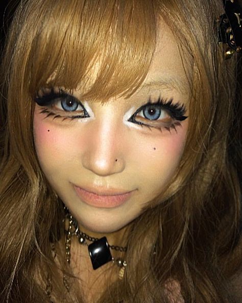 Kawaii Gyaru Makeup, Gurya Makeup, Beach Gyaru Makeup, Brown Alt Makeup, Old School Gyaru Makeup, Manba Gyaru Makeup, Harajuku Makeup Kawaii, Gyaru Tattoo, Gyaru Make Up