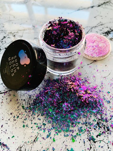 Features: New Mermaid Flakes Glitter Powder Shimmers from purple to blue/green Has color shift properties Can be brushed on as a powder similar to a gold leaf brushing or may be used as glitter in resin without brushing Free U.S Shipping Ships USPS first class Mail Contains 1gram Glitter In Resin, Mermaid Glitter, Cat Birthday Party, Halloween Makeup Scary, Glitter Flake, Hello Kitty Birthday, Glitter Powder, Blue Mermaid, Feuille D'or