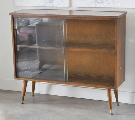 Vintage Mid-Century Modern Sideboard Before and After • visual heart creative studio Upcycling, Mid Century Modern China Cabinet, Mid Century Modern Hutch, Mid Century Bar Cabinet, Sideboard Makeover, Mid Century Modern Bookcase, China Cabinet Makeover, Mid Century Modern Cabinets, Bookcase Makeover