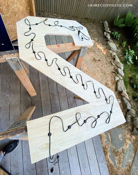 A DIY tutorial to build large self standing marquee numbers. Make a statement with these marquee numbers for your event. Diy Marquee Numbers, Marquee Numbers With Lights, Diy Marquee Letters, Marquee Numbers, Gatsby Birthday, Plywood Diy, Grad Diy, Moms 50th Birthday, Large Wooden Letters