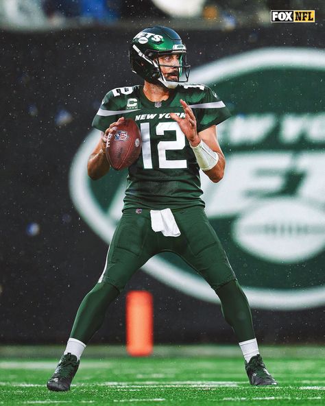 Nfl Jets, Nfl Uniforms, New York Jets Football, Jets Football, Chico California, Nfl Photos, Ny Jets, American Football Team, Aaron Rodgers