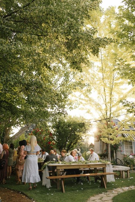 Backyard Real Wedding + Utah + Rocky Mountain Bride +45 Indie Backyard Wedding, Spring Wedding Backyard, Relaxed Backyard Wedding, Mountain Chapel Wedding, Affordable Backyard Wedding, Mountain Backyard Wedding, Backyard Brunch Wedding, Budget Backyard Wedding, Backyard Wedding Aesthetic