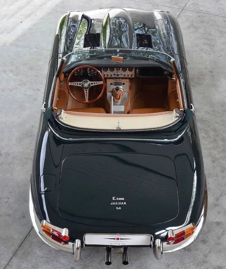 1963 Jaguar E-Type In British Racing Green - 9GAG Jaguar Type E, Old Vintage Cars, British Racing Green, Lux Cars, Jaguar Car, Jaguar E, Racing Green, Classic Sports Cars, Jaguar E Type