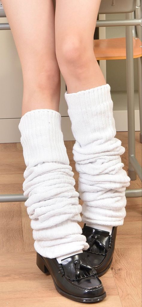 Gyaru Loose Socks, Gyaru Socks, Slouch Socks Outfit, Long White Socks, Cutesy Outfit, Loose Socks, Girly Fits, Slouch Socks, Sock Outfits