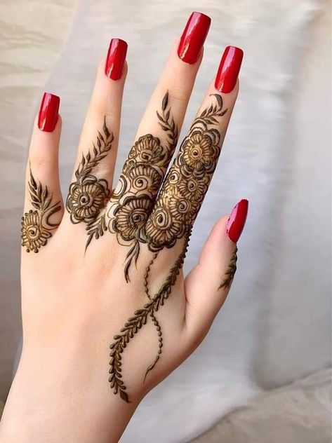 Fingers Mehndi Designs Unique, Eid Mehndi Designs Simple, Mahandi Design Hands, Finger Henna Designs Unique, Finger Mehndi Style, Eid Mehndi, Finger Henna Designs, Mehndi Style, Finger Henna