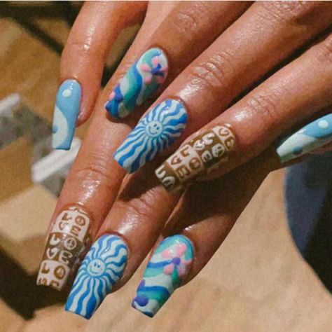 psychedelic nails, groovy nails, psychedelic nail art, mushroom nails, 70s nail art design, funky nails, 1960s nail trends, hippie nails, swirl nails, 70s-inspired nails, summer nails, colorful nail art designs, summer nail trends, summer nails 2022, drippy nails, hippie nails 2022, swirl nail designs, 1960 nail trends, trippy nails 70s Groovy Nail Art, Hippie Nail Art Boho, Nail Art Mushroom, 70s Nail Art, Trippy Mushroom Nails, Groovy Nail Designs, 70s Nail Designs, Trippy Nail Designs, Psychadelic Nails