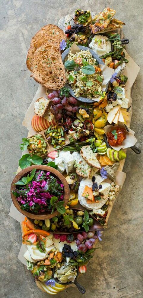 Stunning crostini station [478x993] Crostini Station, Different Types Of Food, Chewy Sugar Cookie Recipe, Plateau Charcuterie, Crostini Appetizers, Charcuterie Plate, Peach Syrup, Japanese Cheesecake, Catering Display