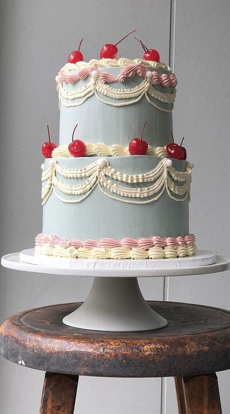 Victorian Cakes, Bolo Vintage, Tiered Cake Design, Tiered Cakes Birthday, Vintage Birthday Cakes, Cake Drawing, Elegant Birthday Cakes, Tiered Cake, Blue Cakes