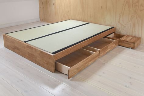 Oak Platform Storage bed frame with Tatami Mats and Drawers Open Wooden Double Bed Frame, Japanese Bed Frame, Oak King Size Bed, Low Beds, Wooden Bed With Storage, Wooden Double Bed, Diy Storage Bed, Japanese Bed, Tatami Bed