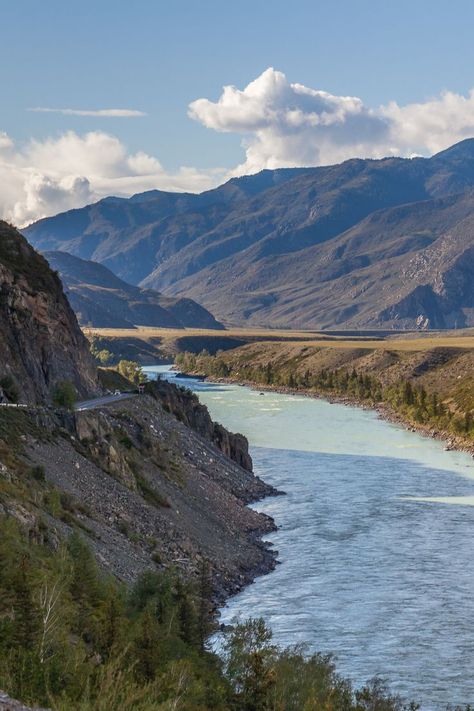 Spread across an area of 5,410 kilometres, the Ob-Irtysh stretches across Russia, Kazakhstan, China, Mongolia. The Ob river is the longest in Russia and has its origins in the Asian Altai Mountains. The Ob basin covers different types of regions—coniferous forests, deserts, plains and grasslands. The river starts from the glaciers of the Altai Mountains in Xinjiang, China, flows across Kazakhstan, crosses the West Siberian Plain and moves on to meet Ob River around Khanty-Mansiysk, Siberia. Xinjiang China, Altai Mountains, Yangtze River, Wild Waters, Amazon River, Nile River, Adventure Sports, Beautiful Places To Travel, Mongolia