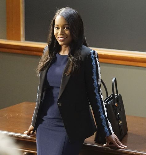 Michaela Pratt, Annalise Keating, Aja Naomi King, Bad Man, Lawyer Fashion, Work Fits, Black Femininity, Popular Shows, Professional Outfits