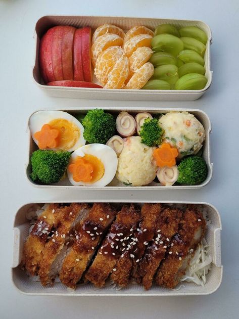 Tonkatsu Bento I Made For Lunch Bento Box Recipes, Healthy Lunch Snacks, Healthy Lunch Meal Prep, Bento Recipes, Healthy Food Dishes, Makanan Diet, Prepped Lunches, Lunch Meal Prep, Bento Lunch