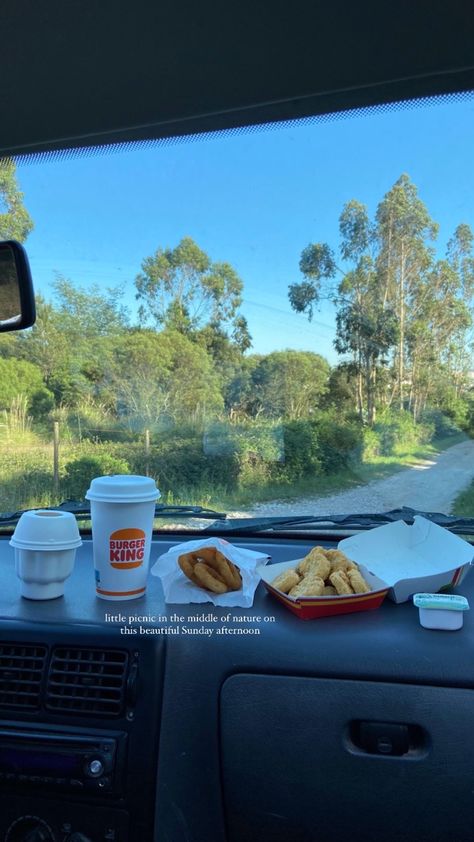 Picnic Aesthetic Instagram Story, Food In The Car Aesthetic, Caption For Picnic With Friends, Good Food Instagram Story, Picnic Aesthetic Caption, Picnic Quotes Instagram, Picnic Story Instagram, Ig Story Inspiration, Picnic Instagram Story