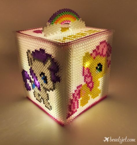 Perler Bead Lamp Patterns, My Little Pony Perler Beads, Perler Beads Ideas 3d, Perler Bead Designs, Hama Art, Rainbow Loom Designs, Hamma Beads Ideas, 3d Perler Bead, Hamma Beads