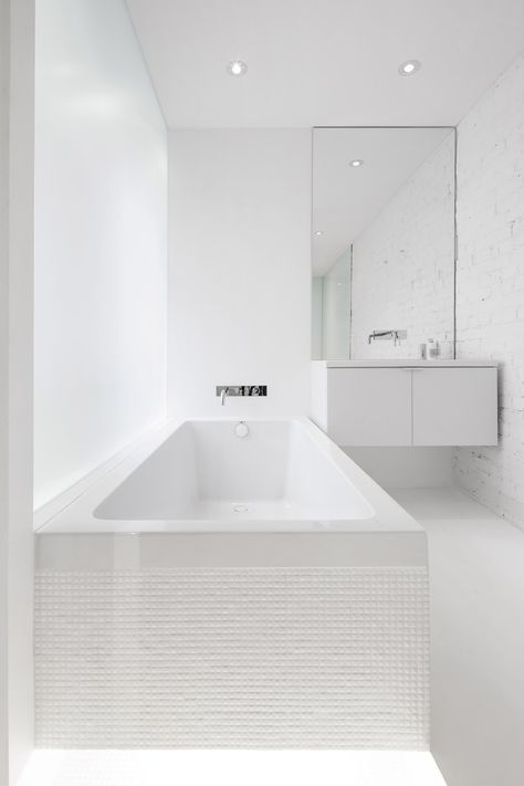 Espace Panet by Anne Sophie Goneau Urban Industrial Decor, Drop In Tub, Wall Mount Sink, Wall Mounted Sink, Interior Minimalista, Bad Design, Montreal Canada, Brickwork, Bath Tub