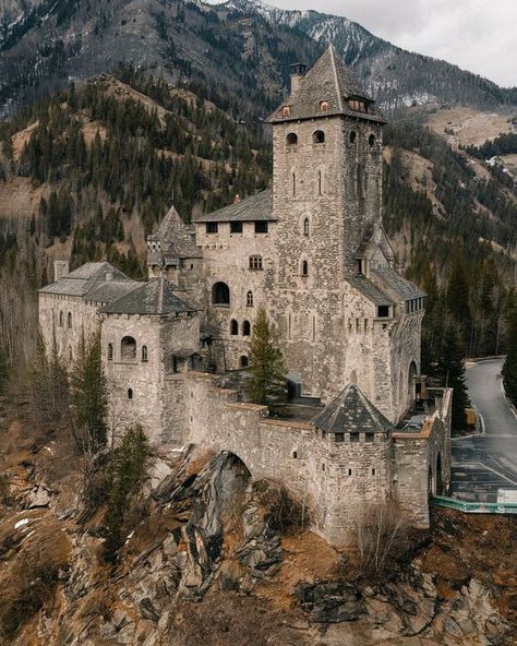 Archaeology & History | Tures Castle (in German Burg Taufers) is a medieval castle that stands at Campo Tures, in the Val di Tures, a perpendicular of the Val Pusteria.The ca... | Facebook German Medieval, 18th Century Castle, Middle Ages Castle, Celtic Castle, Mountainside Castle, Roman Castle, Old Palace, Little Castle, Ancient Castle