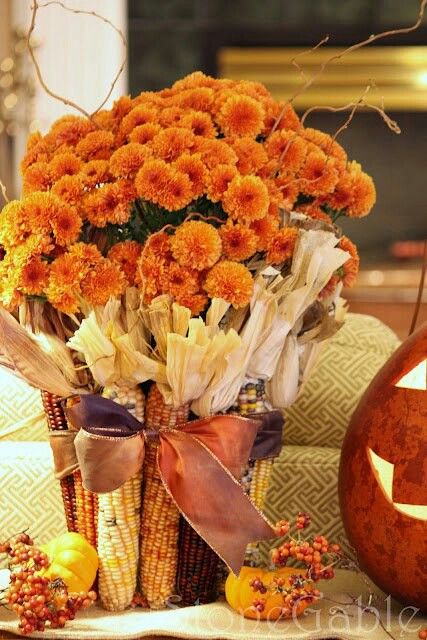 Indian corn wrapped around Mums-C2C Travels loves this fall destination wedding centerpiece! Take a break from planning your destination wedding travel and let us handle it for  you! http://2744.mtravel.com/ Fruits Decoration, Fall Mums, Indian Corn, Fall Deco, Autumn Decorating, Fabulous Fall, Deco Floral, Fall Party, Fall Holidays