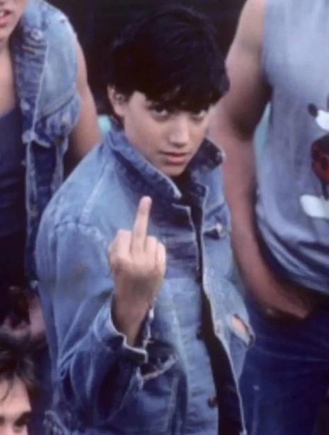 The Outsiders Johnny, Daniel Karate Kid, Ralph Macchio The Outsiders, Karate Boy, Boy Movie, Catching Feelings, The Outsiders Cast, 80s Actors, 80s Men