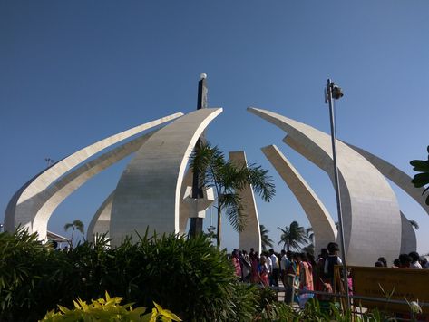 Merina beach is very beautiful place Chennai Tamilnadu Chennai Merina Beach, Movie Collage, Beautiful Place, Chennai, Opera House, Sydney Opera House, Opera, Beautiful Places, Apartment