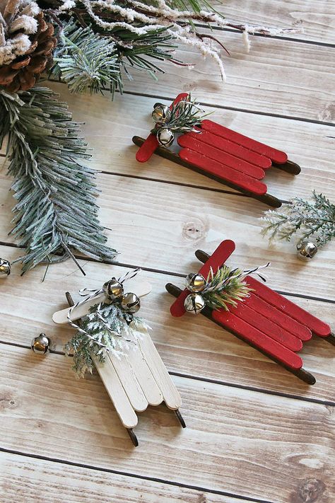 Jul Diy, Christmas Tree Decorations Diy, Fun Christmas Crafts, Popsicle Stick, Gift Toppers, Easy Christmas Crafts, Handmade Christmas Decorations, Diy Holiday Decor, Easy Christmas Diy