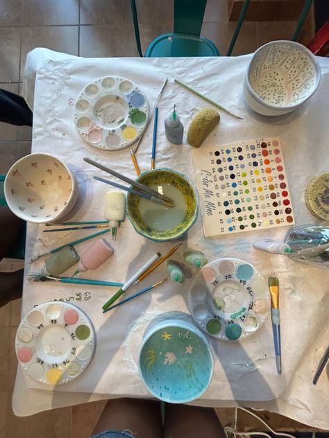 Creativity Aesthetic Art, Clay Painting Aesthetic, Color Me Mine Aesthetic, Bricolage Aesthetic, Art Vibes Aesthetic, Pottery Painting Aesthetic, Crafty Aesthetic, Artsy Girl Aesthetic, Introvert Activities