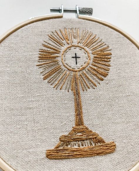 Francis Assisi, Saint Mary Magdalene, Religious Embroidery, Christian Embroidery, Catholic Aesthetic, Saint Joan Of Arc, Eucharistic Adoration, Catholic Crafts, Saint Francis