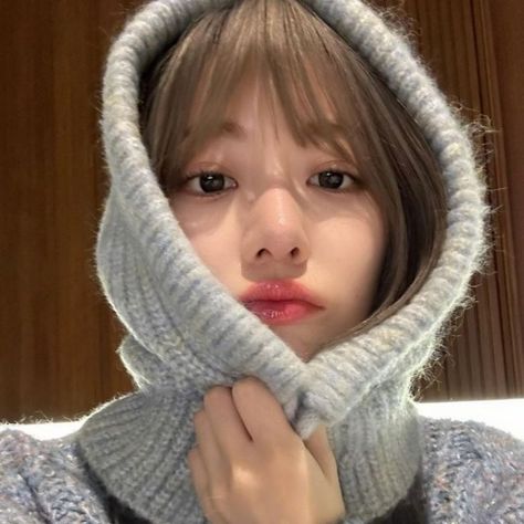 Sakura Miyawaki, Blue Flames, Girl Icons, These Girls, K Pop Music, K Idols, Cute Icons, Instagram Update, K Pop