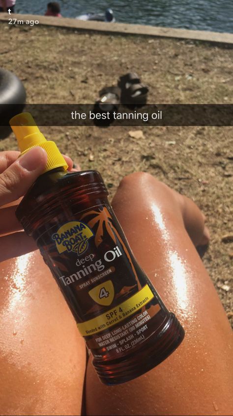 Tanning Basket Ideas, Glowy Tan Skin Summer Glow, Best Sun Tanning Products, How To Get A Natural Tan, Tanning Tips In The Sun Products, Good Tanning Products, Tanning Oil Aesthetic, Summer Needs Products, Sun Tanning Aesthetic