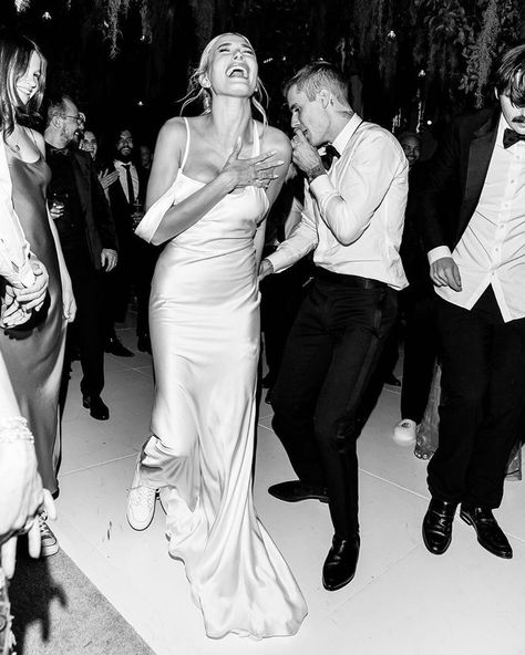 Hailey Bieber Wedding, Celebrity Wedding Gowns, Celebrity Bride, Vera Wang Wedding, Iconic Weddings, Celebrity Wedding Dresses, Wedding Dresses Vera Wang, Wedding Week, Wedding Reception Dress